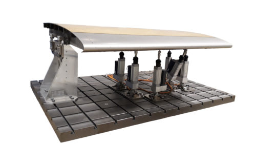 Der Ground Based Demonstrator mit montierter Vorderkante im Teststand.