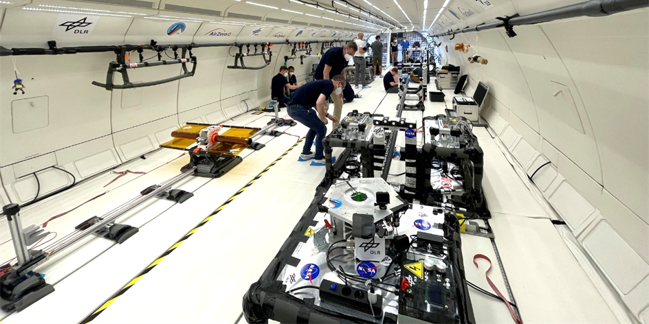Versuchsaufbau im Airbus A310 Zero G