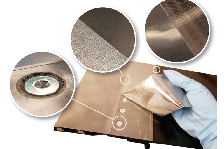 Darstellung des Demonstrators mit ausgetauschtem Abdeckblech. Entscheidende Punkte in Detailaufnahme