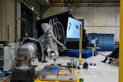 EmpowerAX Days 2022 im CFK Wing Lab des DLR Instituts für Systemleichtbau in Braunschweig