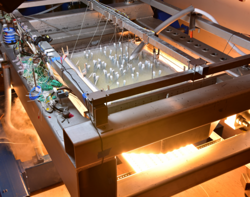 Strukturversuch mit befülltem Stickstoffbad und Infrarot-Thermallast.