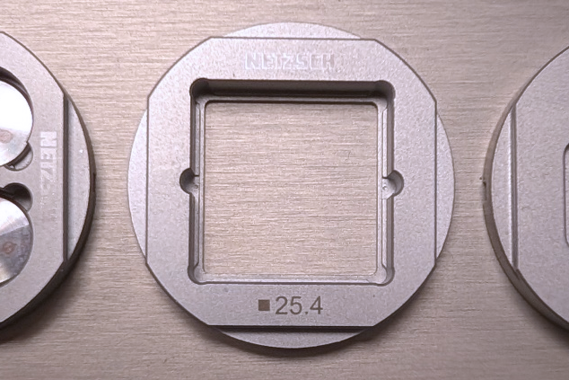 Auswahl verschiedener Probekörper für die LFA467 HyperFlash